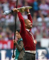 Fussball, 1. Bundesliga  Saison 13/14: JUBEL Trainer Pep Guardiola (FC Bayern Muenchen)