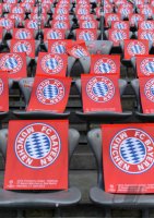 FUSSBALL INTERNATIONAL  CHL HALBFFINALE 11/12:  Tafel mit dem FCB Logo in der Allianz Arena