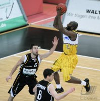 Basketball  1. Bundesliga  10/11   Walter Tigers Tuebingen - EWE  Baskets Oldenburg