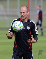 Fussball CHL Finale 2012: Abschluss Training beim FC Bayern Muenchen