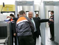 Fussball WM 2006: FIFA-Praesident Joseph S. Blatter besucht das IBC