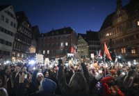 Lichtermeer fuer die Demokratie auf dem Tuebinger Marktplatz