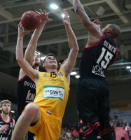 Basketball 1. Bundesliga 15/16 Hauptrunde: Walter Tigers Tuebingen - s.Oliver Baskets