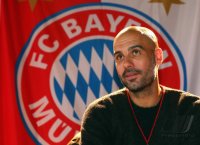 Fussball 1. Bundesliga 13/14: Trainer Guardiola (FC Bayern Muenchen) zu Besuch beim FC Bayern Fan Club Glonn94