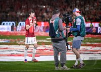 Fussball 1. Bundesliga 24/25: FC Bayern Muenchen feiert die 34. Deutschen Meisterschaft