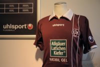 Fussball 1. Bundesliga  Saison 2010/2011:   Uhlsport Heimtrikot des 1. FC Kaiserslautern