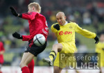Fussball 1. Bundesliga: Nuernberg - Dortmund, Zweikampf