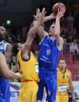 Basketball 1. Bundesliga 14/15 Hauptrunde:  Walter Tigers Tuebingen - Loewen Braunschweig