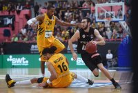 Basketball 1. Bundesliga 16/17 Hauptrunde: Walter Tigers Tuebingen -  s. Oliver Wuerzburg