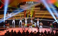 Fussball International  FIFA Ballon d Or 2012:  Brasilianische Capoeira Tanzgruppe