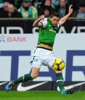 FUSSBALL, 1. BUNDESLIGA, 27. Spieltag: Bremen - Bochum, BOENISCH am Ball