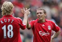 Fussball Barclays Premiership: Liverpool, KUYT und BELLAMY