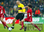 Fussball 1. Bundesliga: Dortmund - Kaiserslautern, Zweikampf
