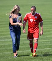 Fussball 1. Bundesliga 2013/2014:  Fototermin beim  FC Bayern Muenchen
