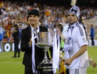 FUSSBALL International COPA DEL REY 13/14:  JUBEL Cristiano Ronaldo (Real Madrid) mit Pokal