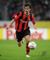 Fussball: 1. Bundesliga Saison 2010/2011: Eintracht Frankfurt, ALTINTOP am Ball
