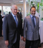 Fussball FIFA Ehrenpraesident Havelange (li, Brasilien) und  Bin Hammam (Katar)