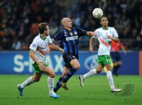 Fussball Champions League  Saison 2010/2011: Petri Pasanen, Per Mertesacker, Hugo Almeida (v. li., SV Werder Bremen)