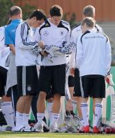 FUSSBALL Training   Deutsche  Nationalmannschaft; Schaefer und Gentner