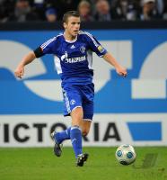 FUSSBALL, 1. BUNDESLIGA, 13. Spieltag: Schalke, SCHMITZ Einzelaktion