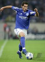 Fussball CL: Schalke, ALTINTOP Einzelaktion am Ball