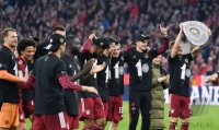 Fussball 1. Bundesliga Saison 21/22: JUBEL FC Bayern Muenchen feiert die 32. Meisterschaft