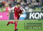 Fussball 1. Bundesliga: Muenchen - Hannover; Demichelis am Ball