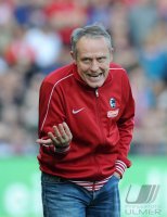 Fussball 1. Bundesliga 13/14: Trainer Christian Streich (SC Freiburg)