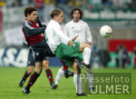 Fussball 1. Bundesliga: Bremen -Bayern, Zweikampf