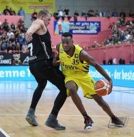 Barmer 2. Basketball Bundesliga  18/19: Tigers Tuebingen - White Wings Hanau