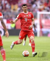 Fussball 1. Bundesliga Saison 21/22: FC Bayern Muenchen - VfB Stuttgart