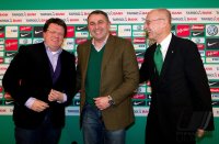 Fussball 1. Bundesliga, Saison 2011/2012: Pressekonferenz Werder Bremen zur Vertragsverlaengerung von Manager und Trainer