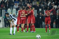 FUSSBALL INTERNATIONAL CHL VIERTELFINALE 12/13: Juventus Turin - FC Bayern Muenchen