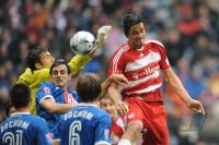 Fussball 1. BL Bayern-Bochum; Zweikampf