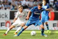 Fussball 1. Bundesliga : Anatoliy Tymoshchuk  (li, FC Bayern Muenchen) gegen Gylfi Sigurdsson (TSG 1899 Hoffenheim)