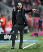 Fussball 1. Bundesliga Saison 15/16: JUBEL FC Bayern Muenchen