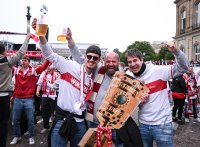 Fussball DFB Pokal Finale 24/25: Arminia Bielefeld - VfB Stuttgart, Public Viewing auf dem Schlossplatz
