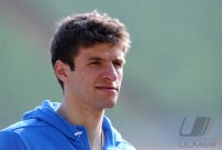Fussball 1. Bundesliga: Ehrung fuer Thomas Mueller