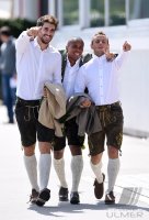 Fussball 1. Bundesliga 15/16: Fototermin FC Bayern Muenchen in Lederhosen
