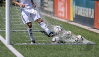 Fussball, Symbolbild Baelle im Netz