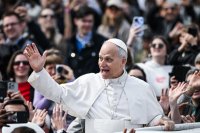 Papst Leo XIV. am Palmsonntag auf dem Petersplatz
