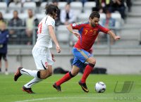 Fussball U21-EURO 2011 Halbfinale:  Yegor Filipenko (li, Weissrussland) gegen Adrian Lopez (re, Spanien)