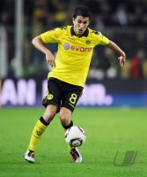 Fussball: Euroa League, Saison 2010/2011: Dortmund - Sevilla, SAHIN am Ball