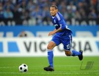 FUSSBALL DFB-Pokal: FC Schalke 04, JONES Einzelaktion