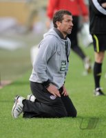Fussball 1. Bundesliga 10/11:  Trainer Marco Kurz (1. FC Kaiserslautern)