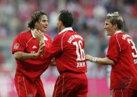 Fussball FC Bayern-Duisburg; Jubel Pizarro