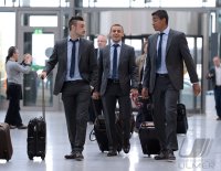 FUSSBALL INTERNATIONAL  CHL Halbfinale 11/12:  Diego Contento, Rafinha, Jerome Boateng (v. li., FC Bayern Muenchen)