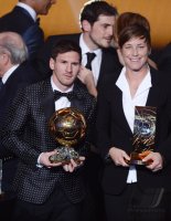 Fussball International  FIFA Ballon d Or 2012: Sieger Lionel Messi (Argentinien) und Siegerin Abby Wambach (USA)