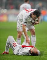 FUSSBALL  International CHL 09/10 : VAN BOMMEL  und ROBBEN (FC Bayern  Muenchen)