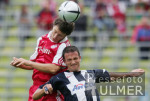 Fussball 1. Bundesliga: Bayern - Berlin, Zweikampf